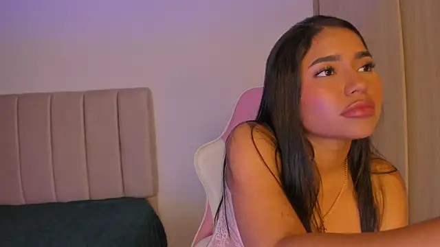 Snapshot of isa_bunny chatting on 2, 4, 2026 isa bunny online show from 2, 4, 2026