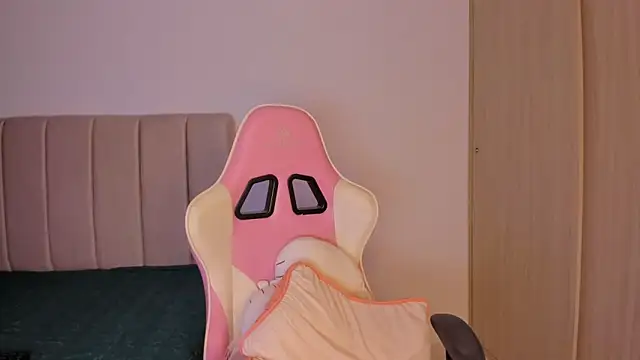 Snapshot of isa_bunny chatting on 15, 4, 2026 isa bunny online show from 15, 4, 2026