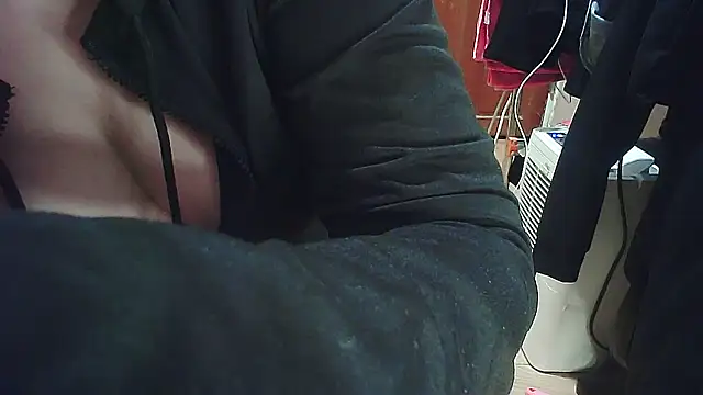 cindy01113520 online show from 5, 3, 2025