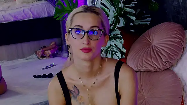 Snapshot of IsabelleEthan chatting on 5, 10, 2025 IsabelleEthan online show from 5, 10, 2025