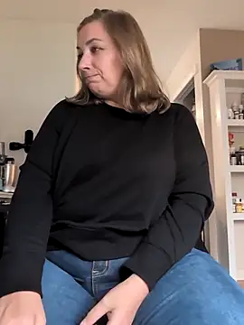 Snapshot of Canadian_BBW chatting on 24, 10, 2025 Canadian BBW online show from 24, 10, 2025