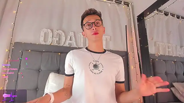 Snapshot of Thiago_jones chatting on 9, 1, 2025 Thiago jones online show from 9, 1, 2025