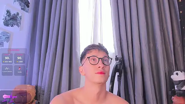 Snapshot of Thiago_jones chatting on 26, 9, 2025 Thiago jones online show from 26, 9, 2025