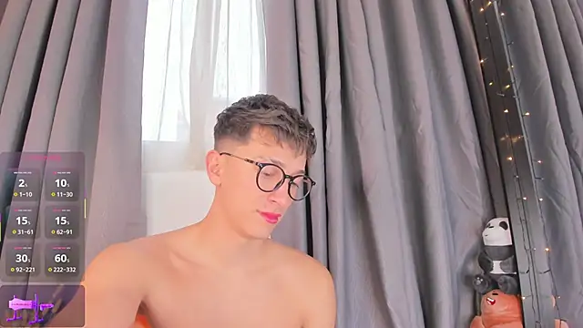 Snapshot of Thiago_jones chatting on 11, 10, 2025 Thiago jones online show from 11, 10, 2025