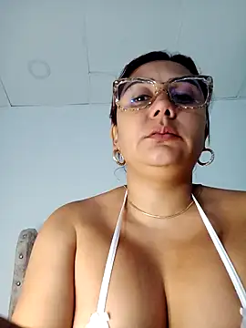 Snapshot of maymercy chatting on 15, 1, 2025 maymercy online show from 15, 1, 2025
