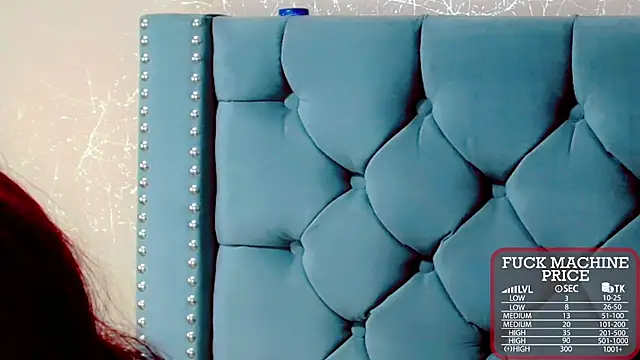 Imannejulienne online show from 18, 12, 2025