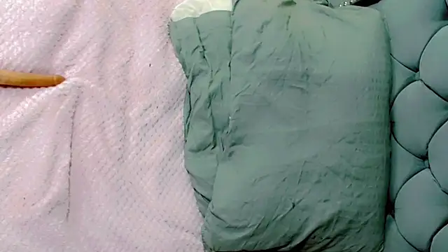 Imannejulienne online show from 1, 3, 2026