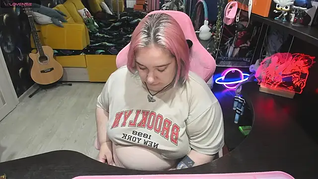 Snapshot of Softie_Sofy chatting on 10, 9, 2025 Softie Sofy online show from 10, 9, 2025