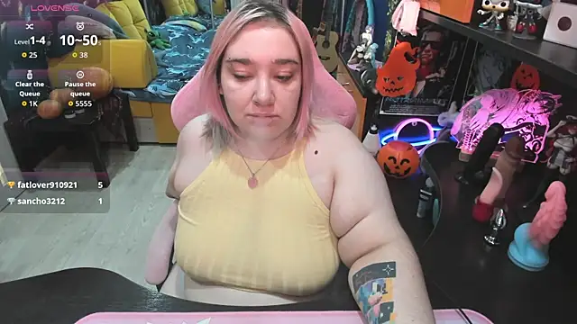 Snapshot of Softie_Sofy chatting on 25, 10, 2025 Softie Sofy online show from 25, 10, 2025