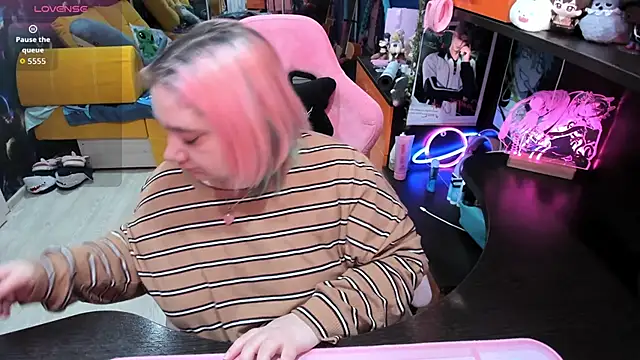 Softie Sofy online show from 27, 2, 2026