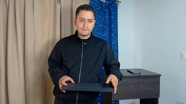 Snapshot of ares_sexxx chatting on 21, 3, 2025 ares sexxx online show from 21, 3, 2025