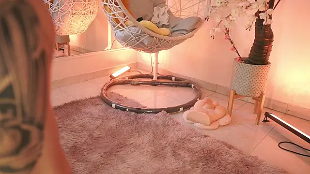 DalahiaRush online show from 1, 2, 2025