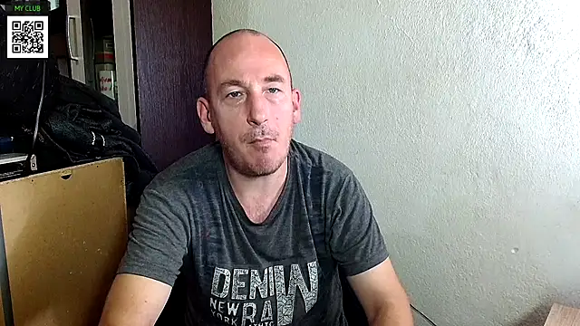 Snapshot of Johan___Barker chatting on 9, 12, 2024 Johan Barker online show from 9, 12, 2024