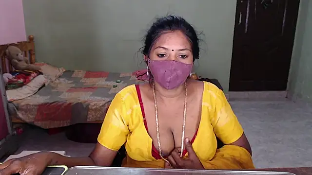 Snapshot of Novapol chatting on 12, 4, 2026 Novapol online show from 12, 4, 2026