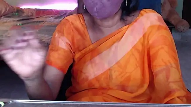 Snapshot of Novapol chatting on 14, 4, 2026 Novapol online show from 14, 4, 2026