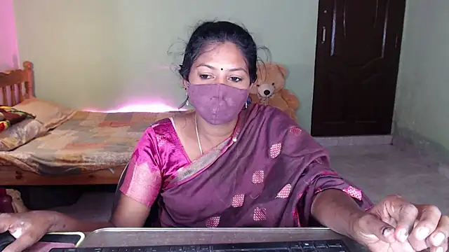 Snapshot of Novapol chatting on 25, 4, 2026 Novapol online show from 25, 4, 2026