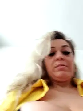 Snapshot of Ruxy42ETT chatting on 4, 3, 2025 Ruxy42ETT online show from 4, 3, 2025