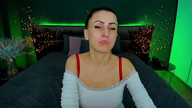 Rebecca Diamond online show from 26, 1, 2025