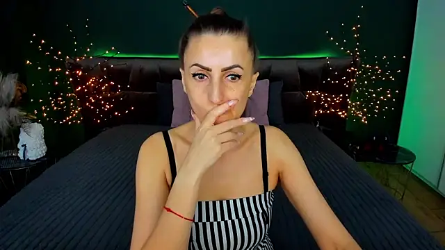 Rebecca Diamond online show from 1, 12, 2025