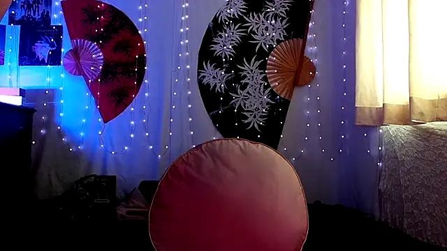 Snapshot of GamerGirlRoxyAndLee chatting on 26, 6, 2026 GamerGirlRoxyAndLee online show from 26, 6, 2026