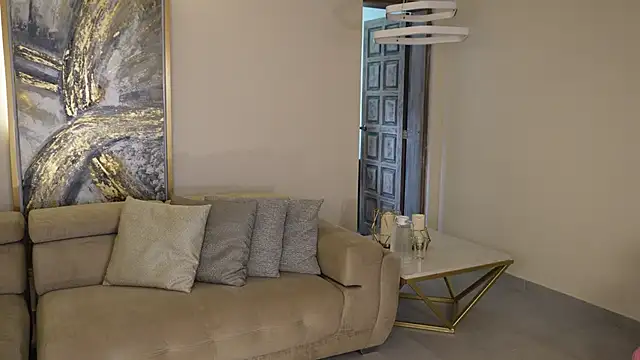 AbellaCroft online show from 4, 3, 2026