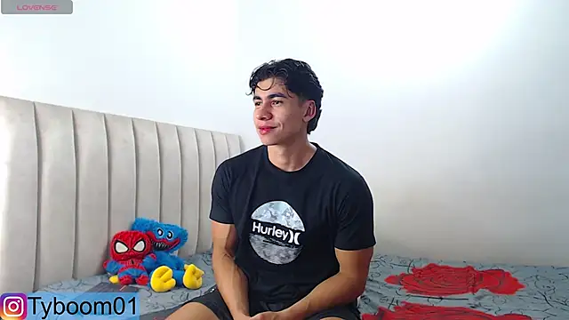 Snapshot of TYLER_BOOM chatting on 7, 1, 2025 TYLER BOOM online show from 7, 1, 2025