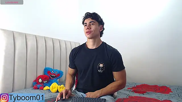 Snapshot of TYLER_BOOM chatting on 9, 1, 2025 TYLER BOOM online show from 9, 1, 2025