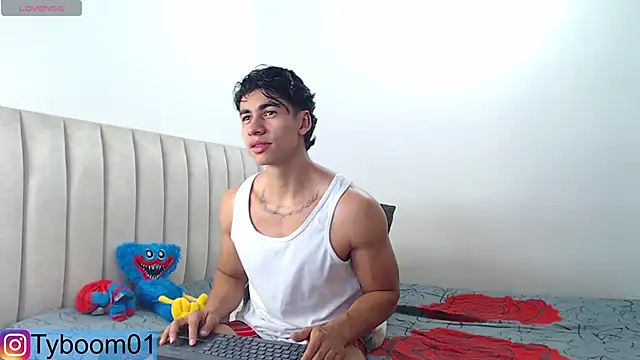 Snapshot of TYLER_BOOM chatting on 11, 1, 2025 TYLER BOOM online show from 11, 1, 2025