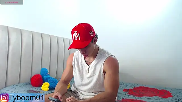 Snapshot of TYLER_BOOM chatting on 20, 1, 2025 TYLER BOOM online show from 20, 1, 2025