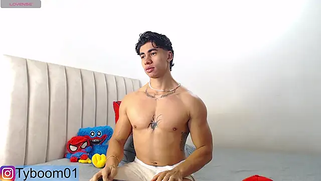 Snapshot of TYLER_BOOM chatting on 11, 2, 2025 TYLER BOOM online show from 11, 2, 2025
