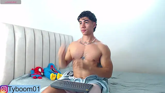 Snapshot of TYLER_BOOM chatting on 13, 2, 2025 TYLER BOOM online show from 13, 2, 2025