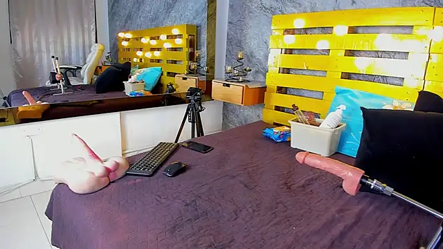 elena mature online show from 7, 1, 2025