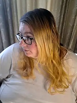 Snapshot of Iceprincess2bad4u chatting on 14, 6, 2026 Iceprincess2bad4u online show from 14, 6, 2026