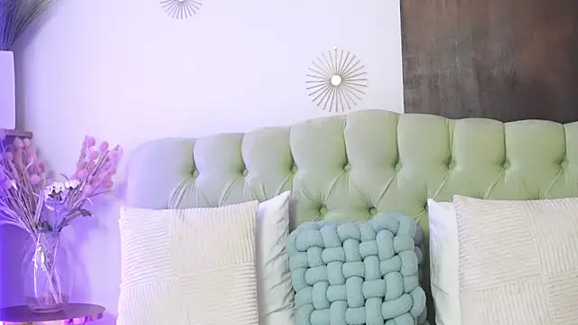 Britney Lynn online show from 5, 12, 2025