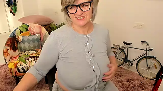 Milf-Ella online show from 30, 1, 2025