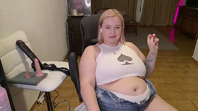 Snapshot of MargotGrey chatting on 2, 4, 2026 MargotGrey online show from 2, 4, 2026