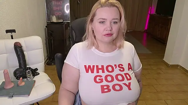 Snapshot of MargotGrey chatting on 10, 4, 2026 MargotGrey online show from 10, 4, 2026