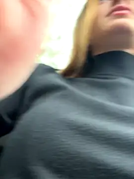 Snapshot of -AngelAri- chatting on 5, 10, 2025 -AngelAri- online show from 5, 10, 2025