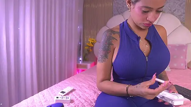 Snapshot of mssburbuja chatting on 19, 5, 2026 mssburbuja online show from 19, 5, 2026