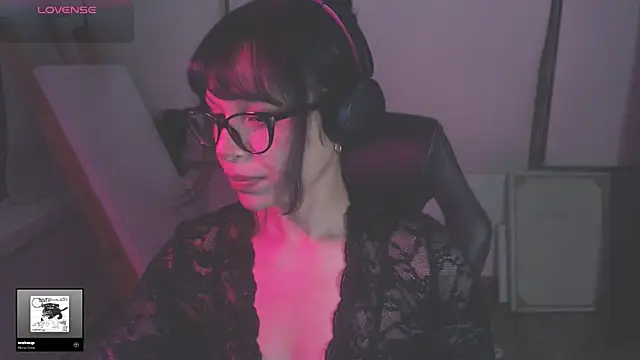 Snapshot of alien__show chatting on 6, 3, 2026 alien show online show from 6, 3, 2026