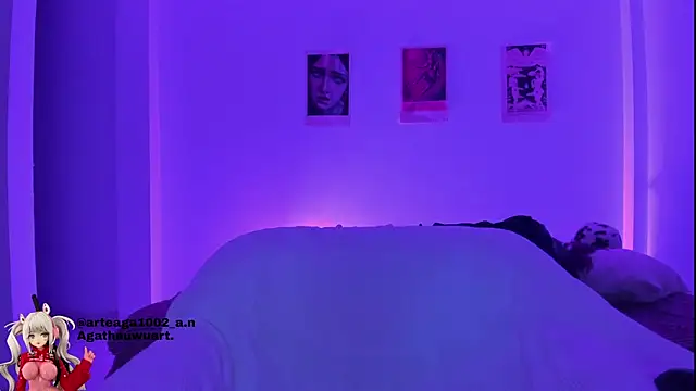 Snapshot of Moonlight1002 chatting on 10, 10, 2025 Moonlight1002 online show from 10, 10, 2025