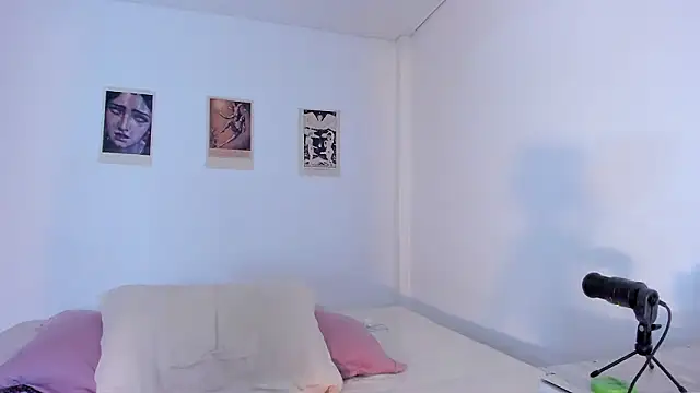 Moonlight1002 online show from 28, 2, 2026