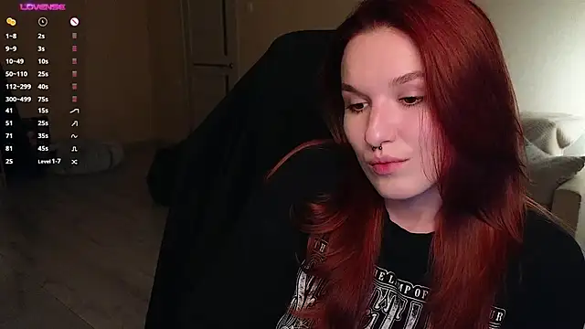 Snapshot of Val_lava chatting on 3, 10, 2025 Val lava online show from 3, 10, 2025