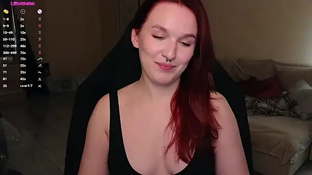 Snapshot of Val_lava chatting on 14, 10, 2025 Val lava online show from 14, 10, 2025