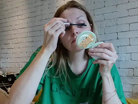 Snapshot of Angel_girllovemy chatting on 19, 12, 2025 Angel girllovemy online show from 19, 12, 2025