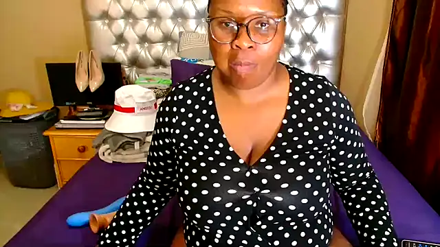 missboobsxx online show from 25, 11, 2025