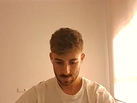 Snapshot of vargas90 chatting on 22, 9, 2025 vargas90 online show from 22, 9, 2025