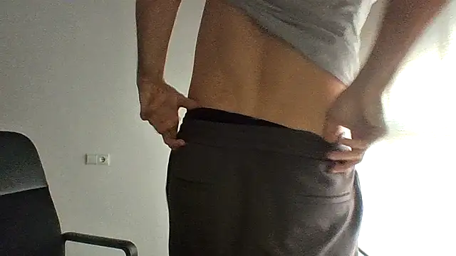 Snapshot of vargas90 chatting on 21, 10, 2025 vargas90 online show from 21, 10, 2025