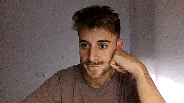 Snapshot of vargas90 chatting on 23, 10, 2025 vargas90 online show from 23, 10, 2025