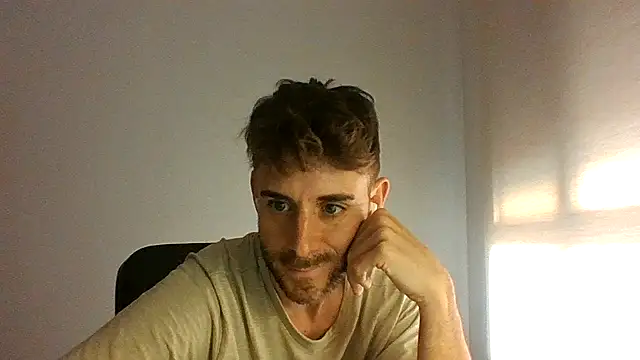 Snapshot of vargas90 chatting on 31, 10, 2025 vargas90 online show from 31, 10, 2025